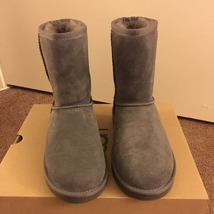 NIB UGG Gray Classic Short Boots